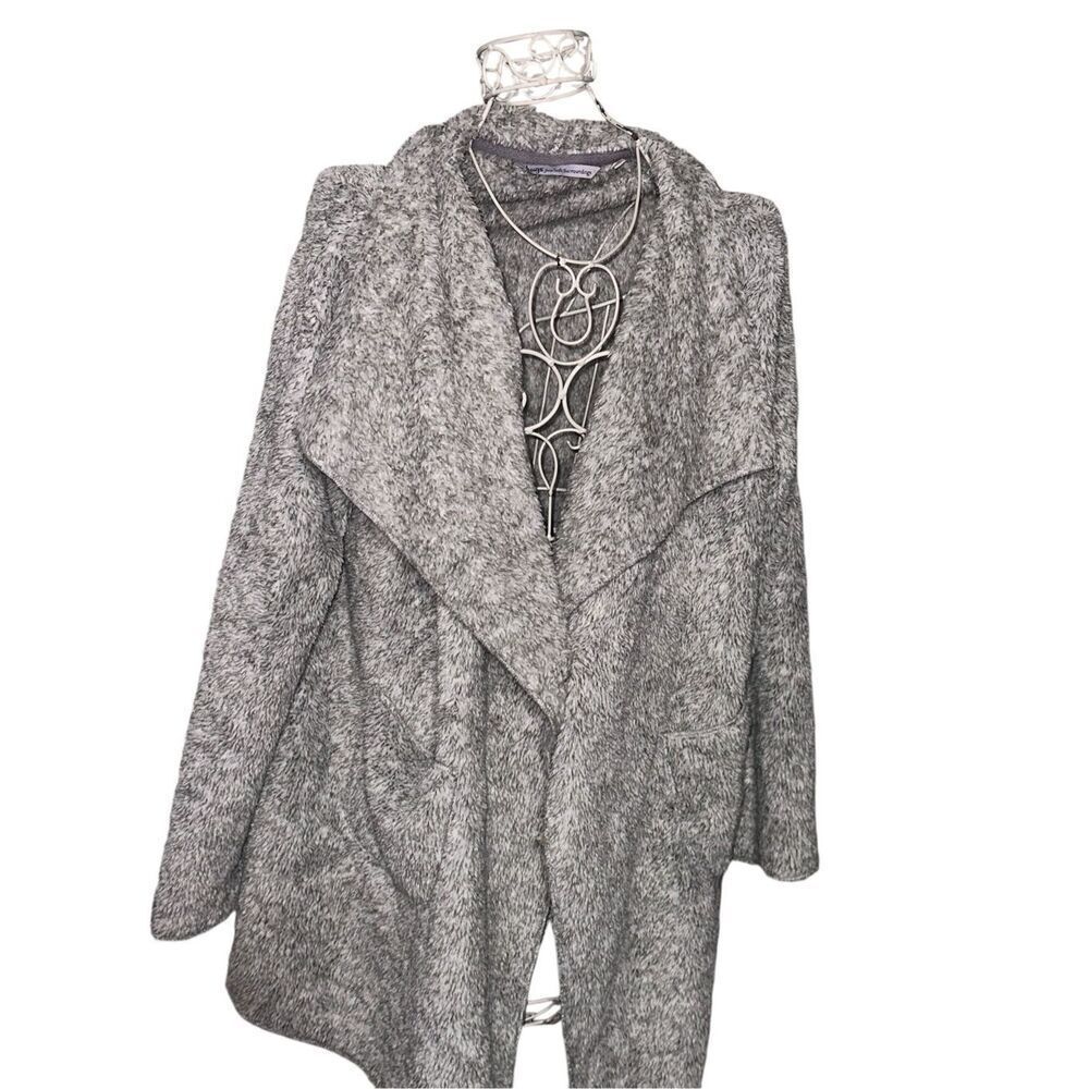 GREAT CONDITION WOMEN Hugs From Soft Surroundings grey Hug-Me Cardigan Sweater P - Picture 2 of 8
